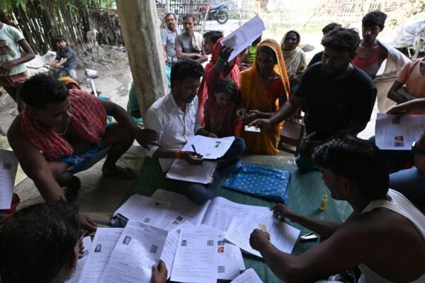 Case against SIR: Supreme Court orders Election Commission to respond within 2 weeks