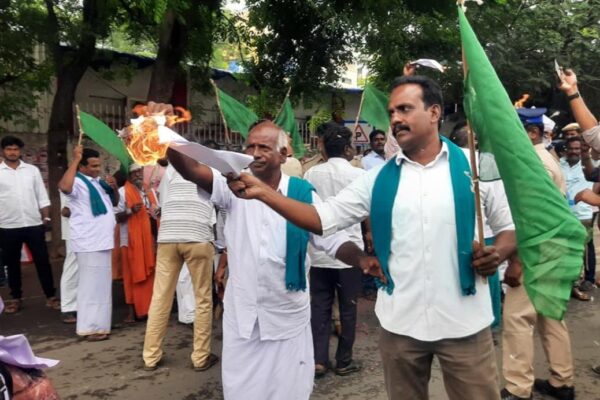 Mekethatu issue: Cauvery rights group arrested for burning copy of Supreme Court order