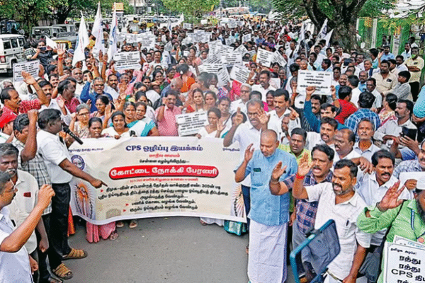 Government employees and teachers rally demanding implementation of old pension scheme!