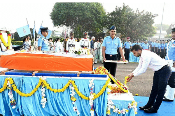 Collector pays tribute to pilot who died in Dubai adventure in Sulur, Coimbatore