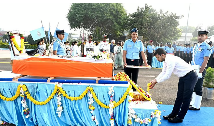 Collector pays tribute to pilot who died in Dubai adventure in Sulur, Coimbatore