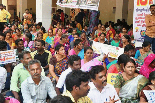 Secondary school teachers to go on strike from Dec. 27 demanding equal pay for equal work