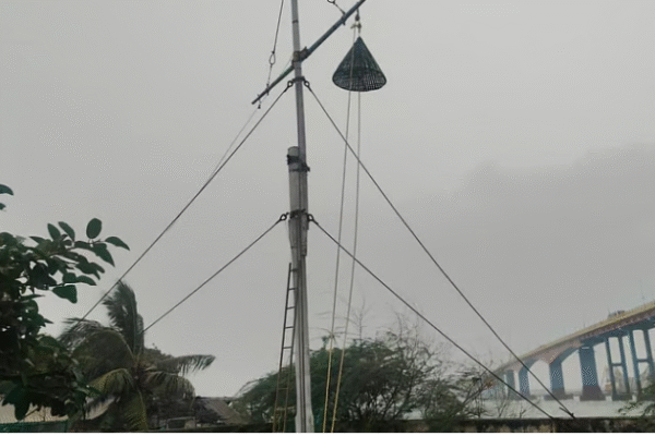 Red alert for Chengalpattu, Villupuram, Cuddalore, Mayiladuthurai! Cyclone 'Tithva' may bring gusty winds of up to 90 kmph.